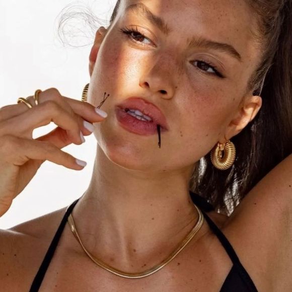 😍 LAST PAIR 😍GOLD TEXTURED HOOPS  GOLD PLATED STAINLESS STEEL ROBYN BOHO - Picture 2 of 14